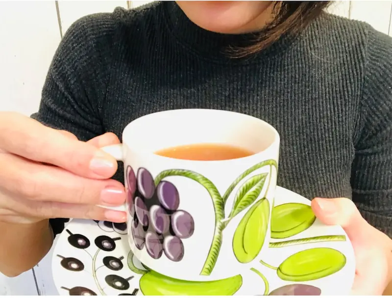 紅茶を美しく楽しむ ティーカップの正しい持ち方やマナーとは Linktea ネパール紅茶