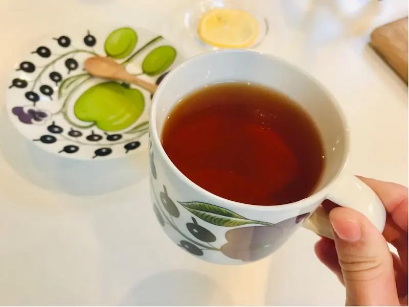 紅茶を美しく楽しむ ティーカップの正しい持ち方やマナーとは Linktea ネパール紅茶